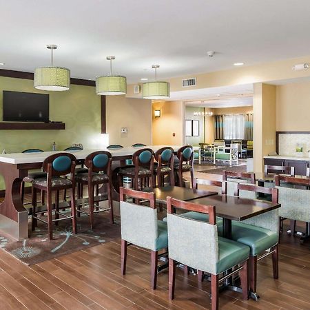 Quality Inn & Suites Quincy - Downtown Екстериор снимка