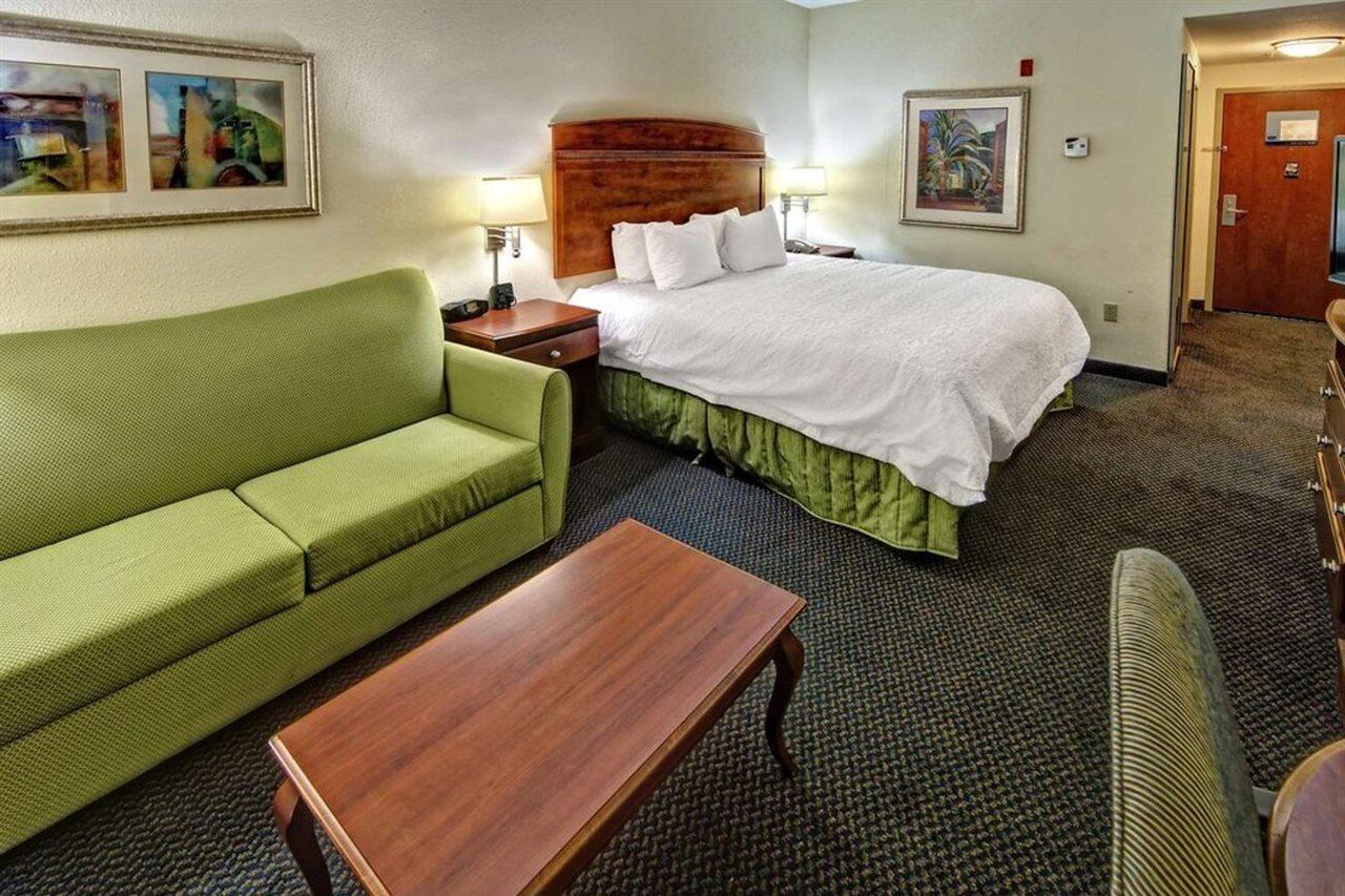 Quality Inn & Suites Quincy - Downtown Екстериор снимка