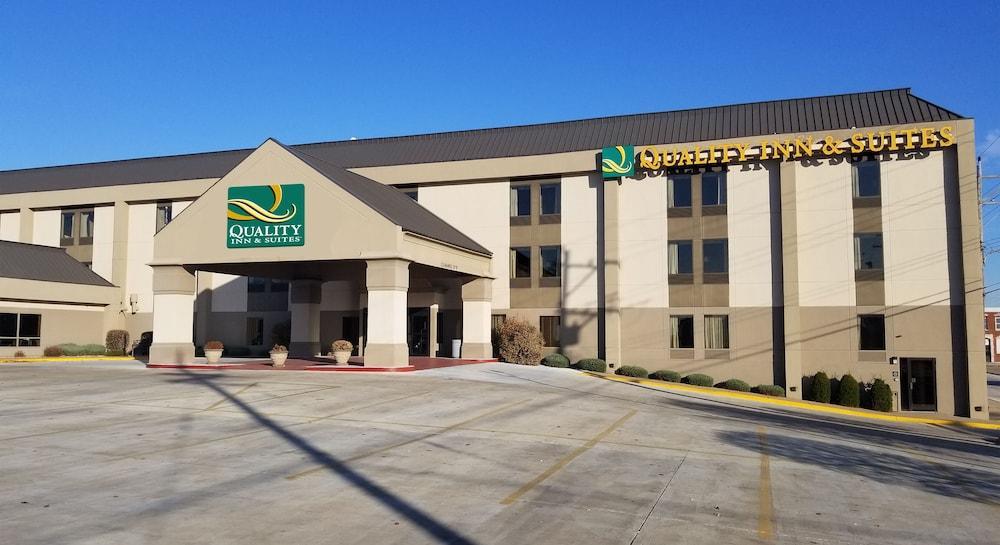 Quality Inn & Suites Quincy - Downtown Екстериор снимка