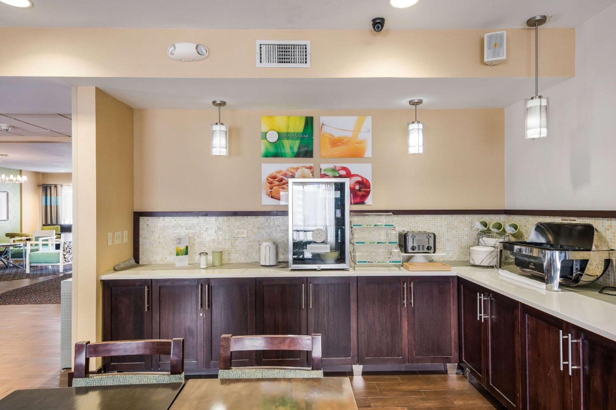 Quality Inn & Suites Quincy - Downtown Екстериор снимка