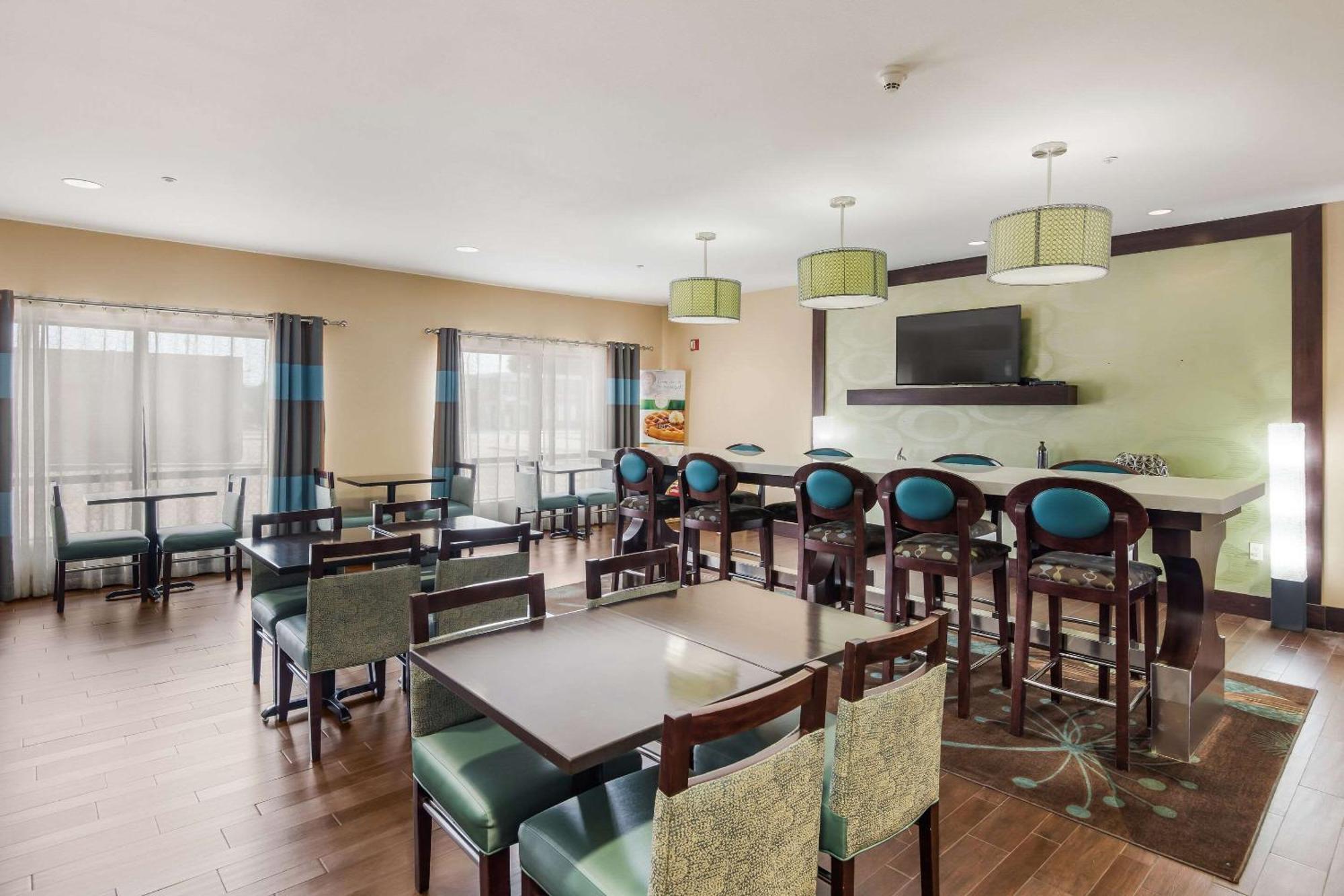 Quality Inn & Suites Quincy - Downtown Екстериор снимка