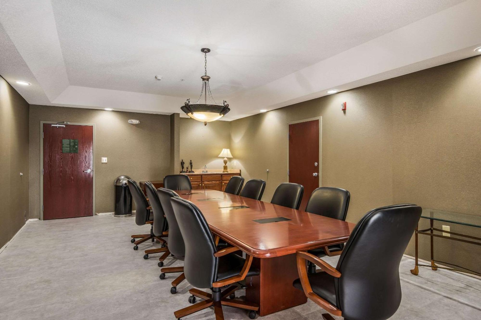 Quality Inn & Suites Quincy - Downtown Екстериор снимка