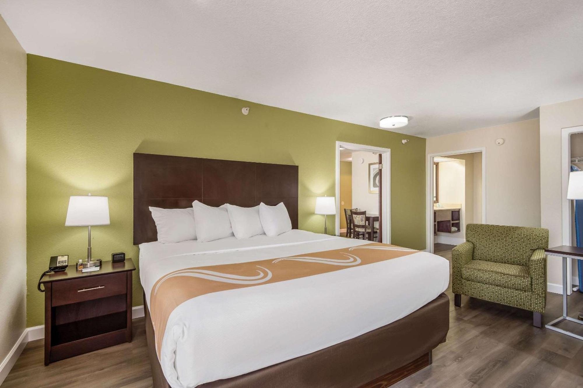 Quality Inn & Suites Quincy - Downtown Екстериор снимка