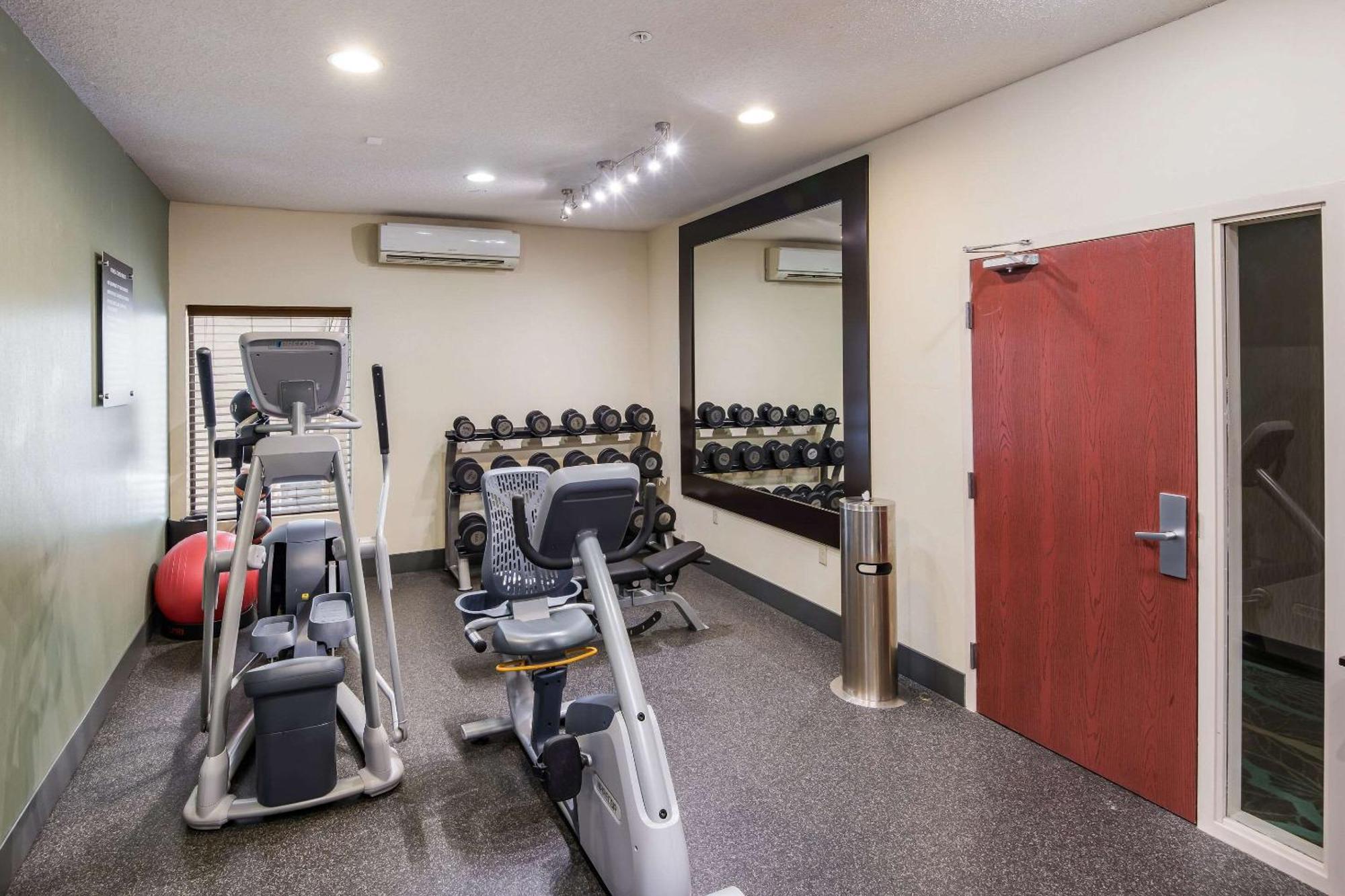 Quality Inn & Suites Quincy - Downtown Екстериор снимка