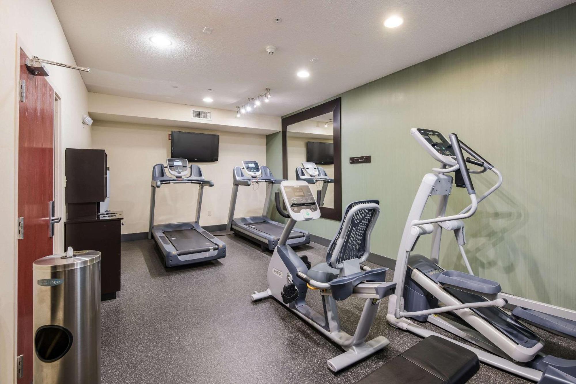 Quality Inn & Suites Quincy - Downtown Екстериор снимка