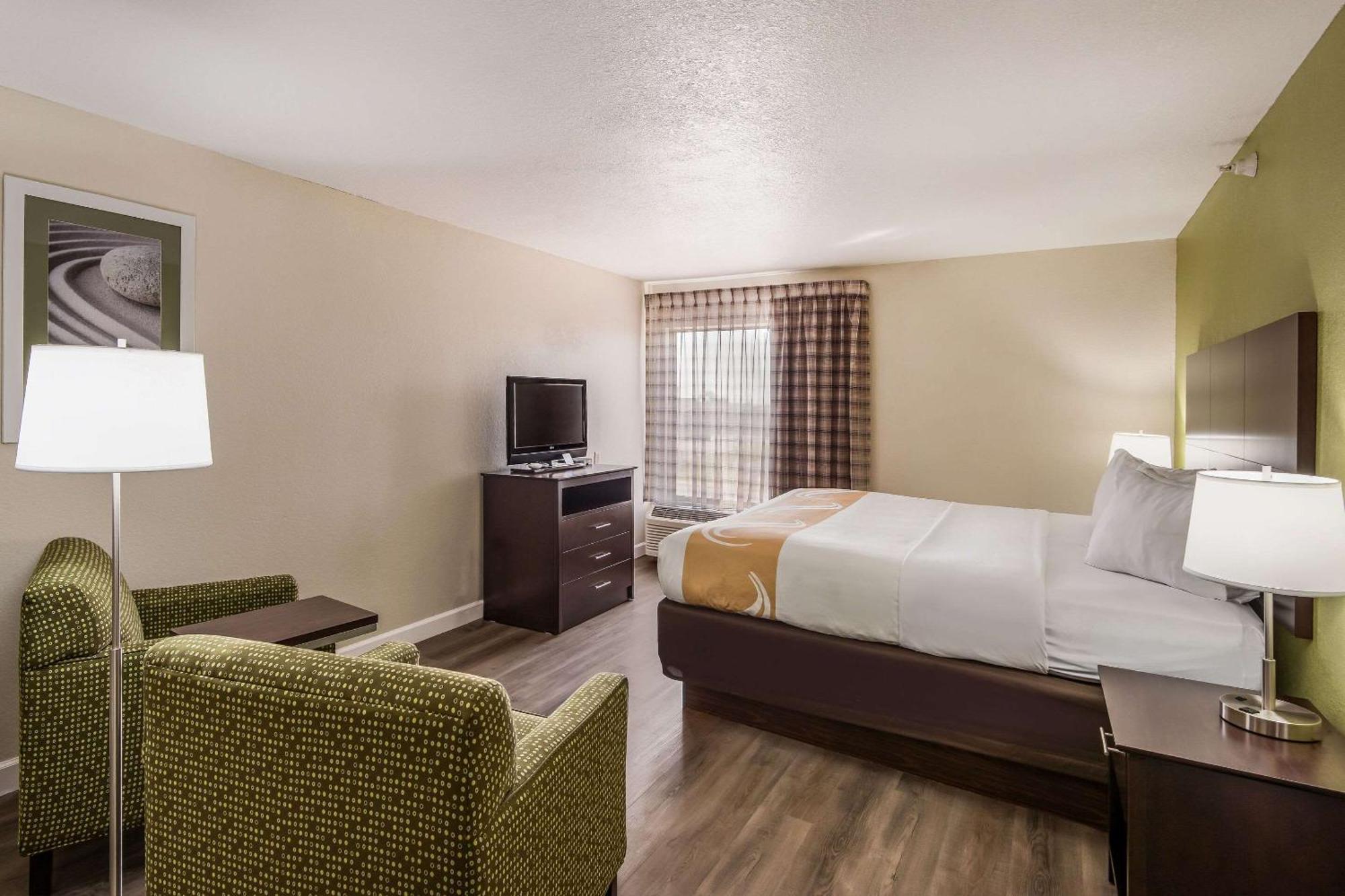 Quality Inn & Suites Quincy - Downtown Екстериор снимка