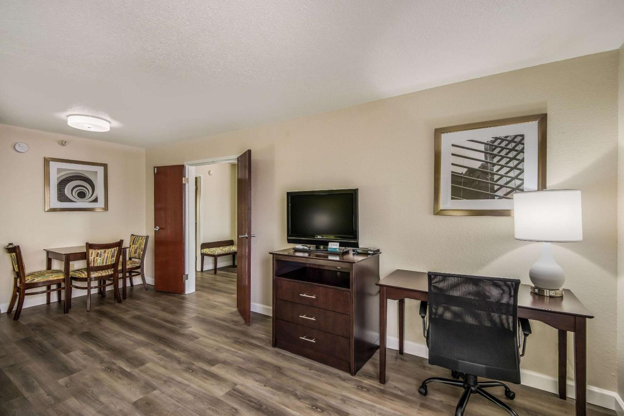 Quality Inn & Suites Quincy - Downtown Екстериор снимка