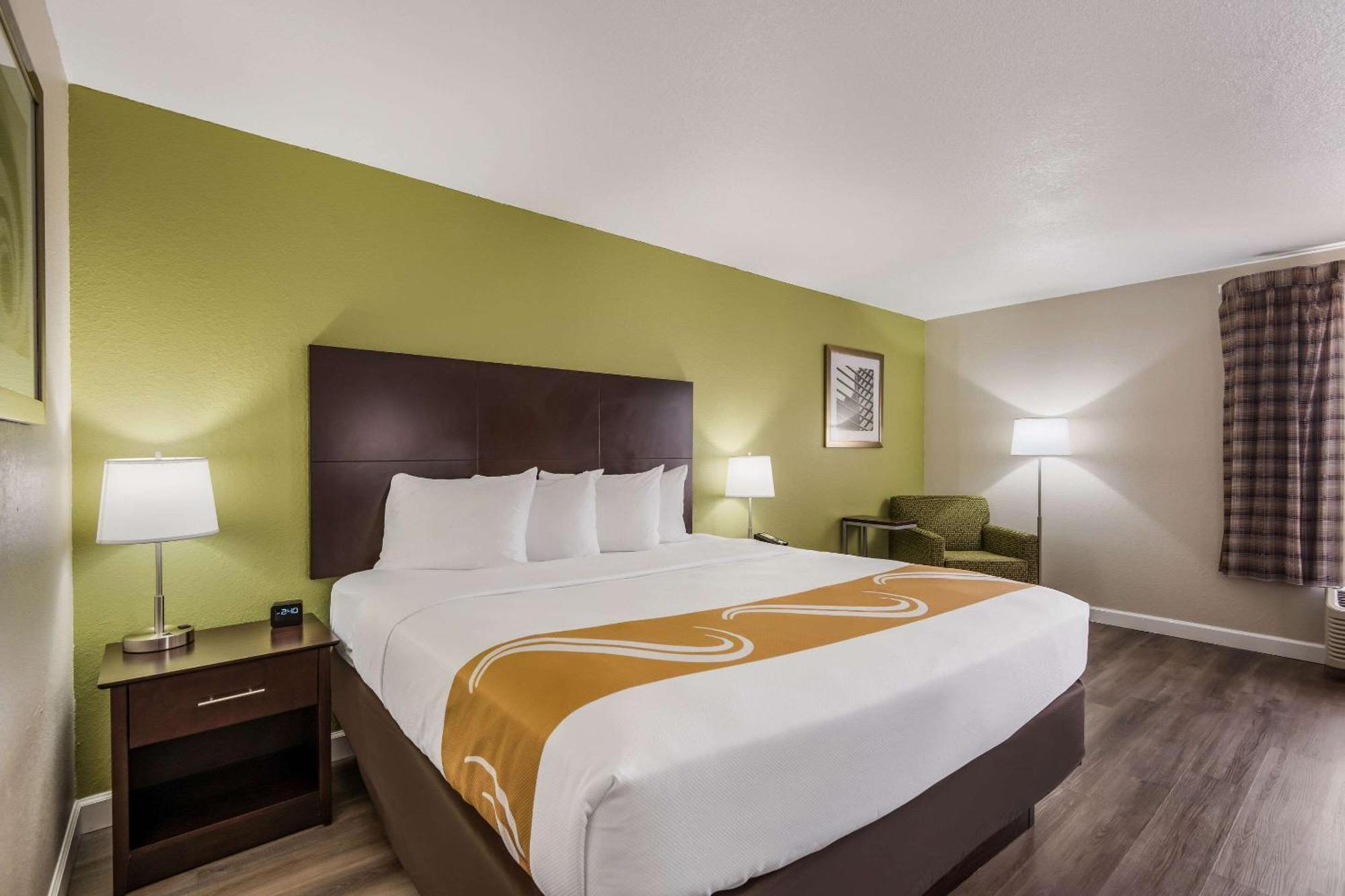 Quality Inn & Suites Quincy - Downtown Екстериор снимка