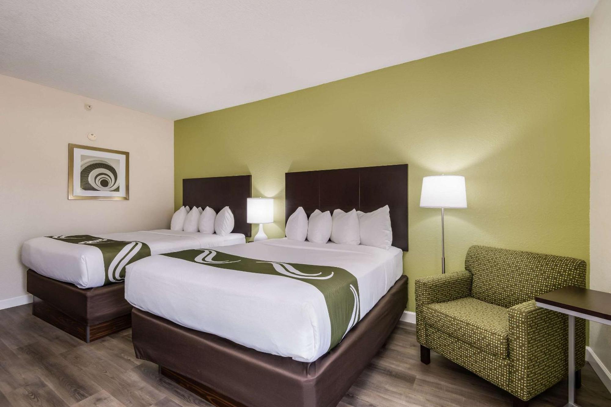 Quality Inn & Suites Quincy - Downtown Екстериор снимка
