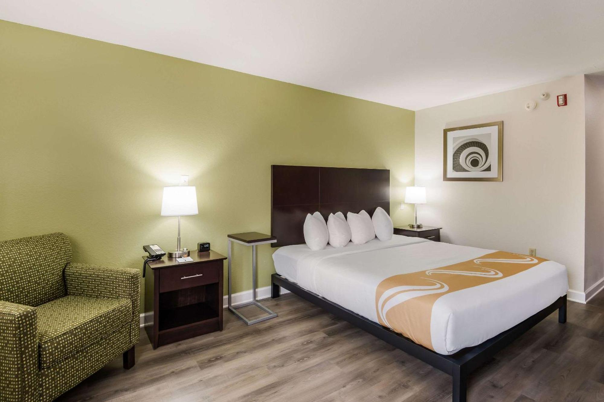 Quality Inn & Suites Quincy - Downtown Екстериор снимка