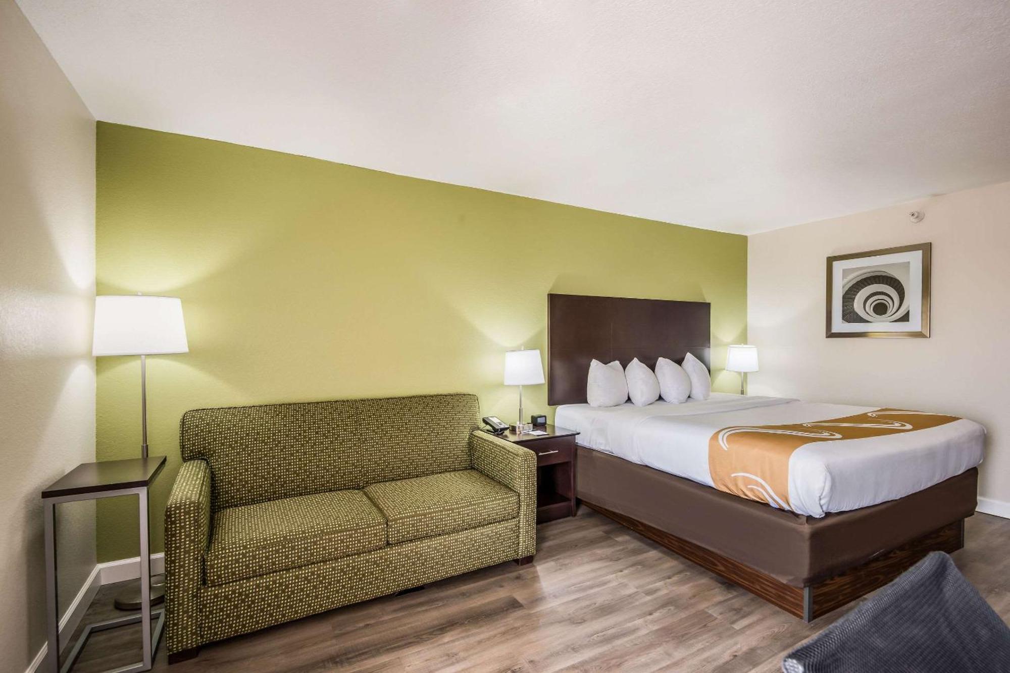 Quality Inn & Suites Quincy - Downtown Екстериор снимка