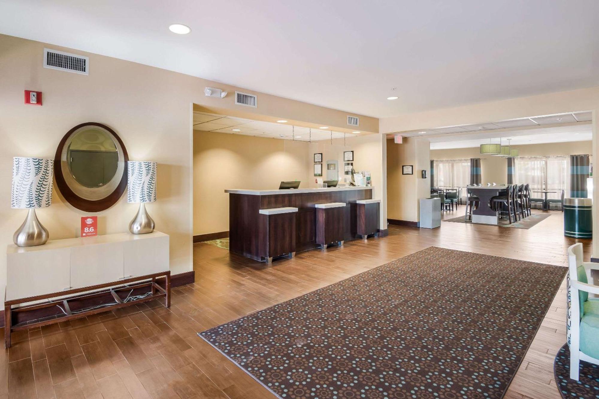 Quality Inn & Suites Quincy - Downtown Екстериор снимка