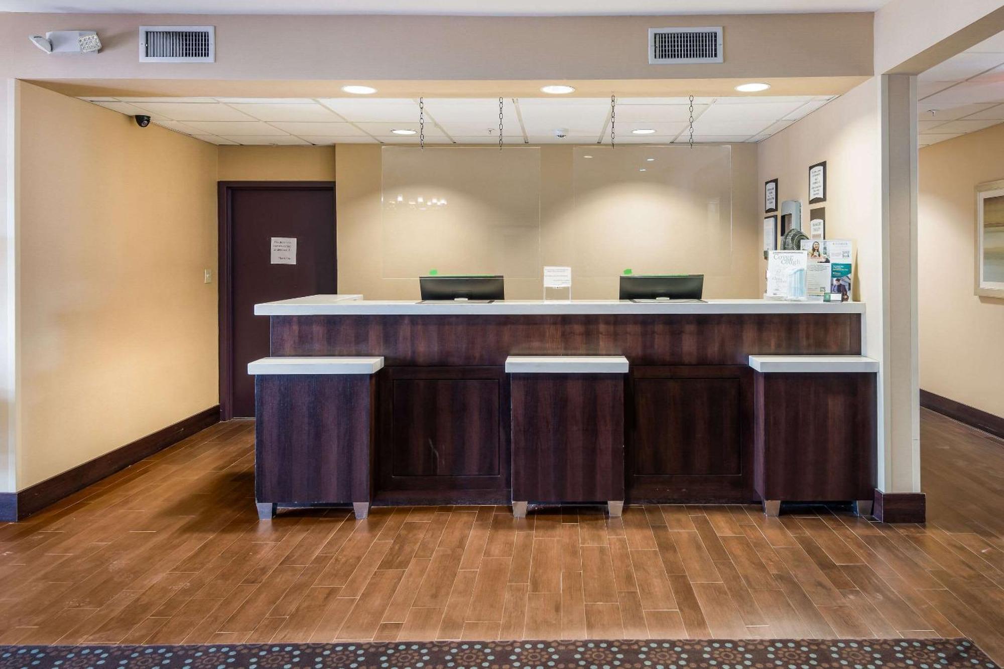 Quality Inn & Suites Quincy - Downtown Екстериор снимка