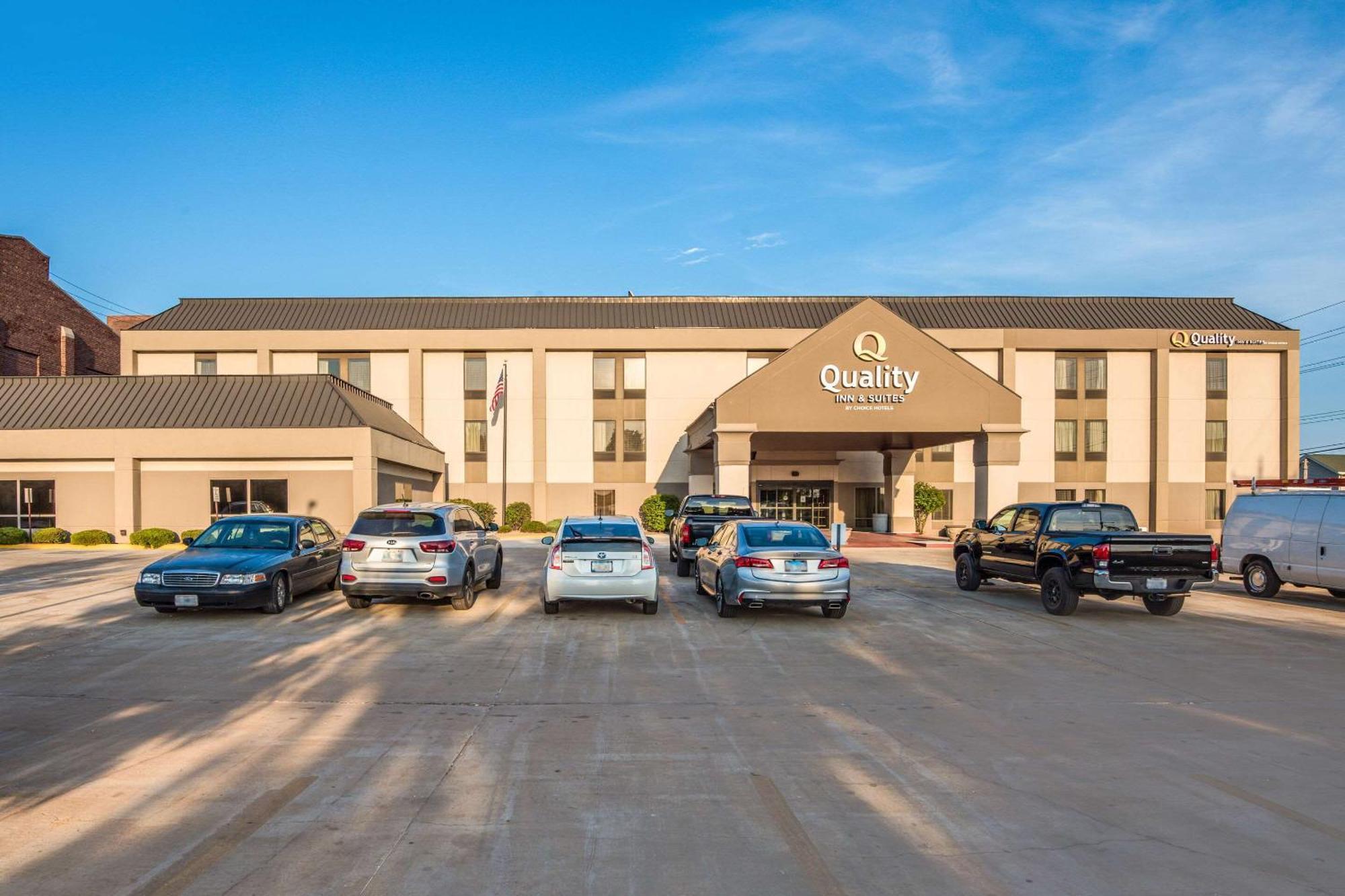 Quality Inn & Suites Quincy - Downtown Екстериор снимка