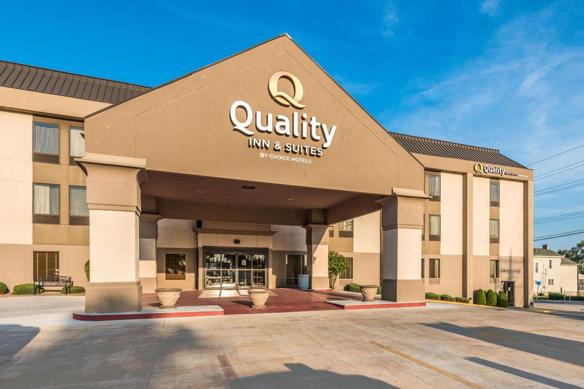 Quality Inn & Suites Quincy - Downtown Екстериор снимка