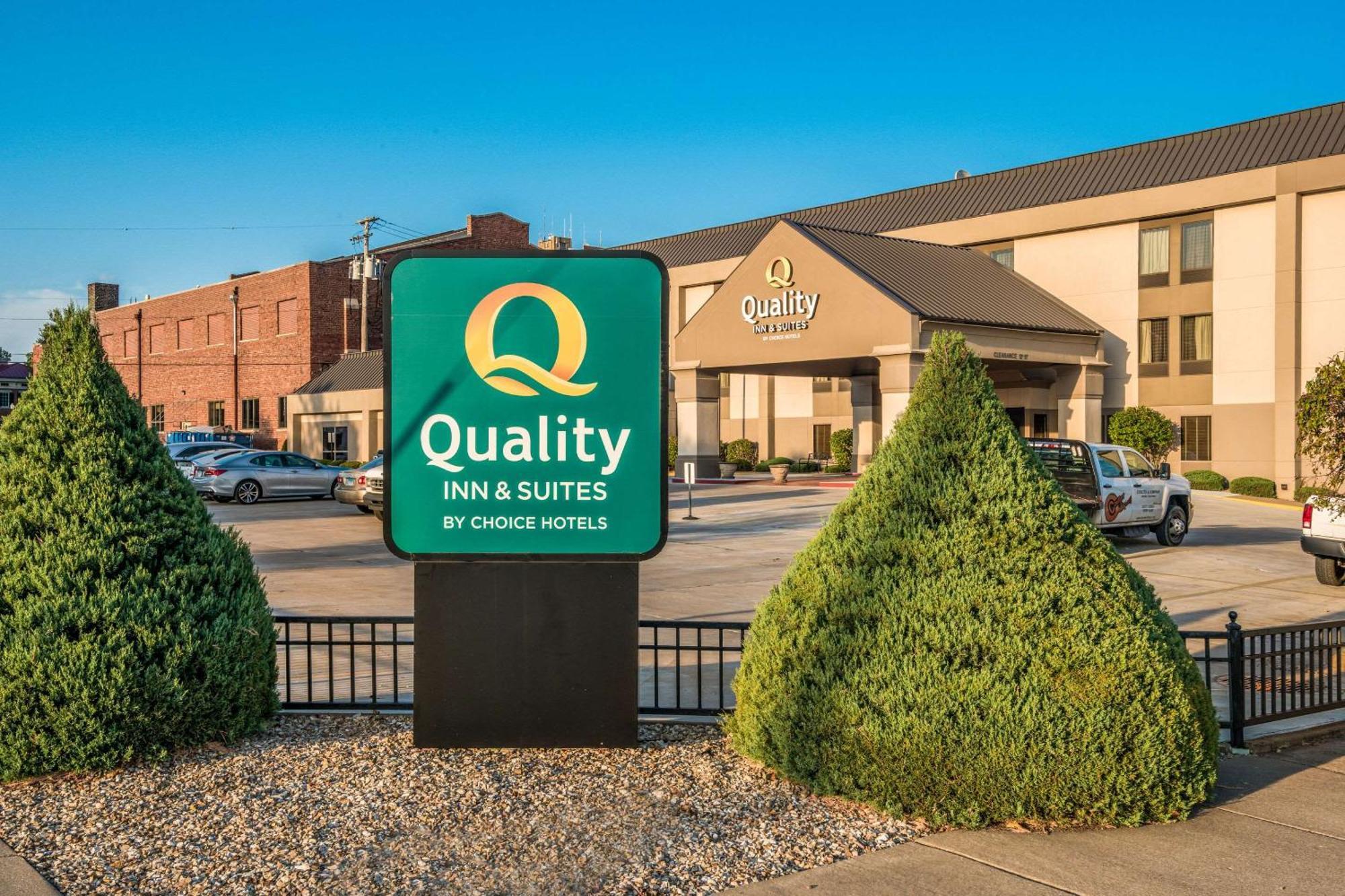 Quality Inn & Suites Quincy - Downtown Екстериор снимка
