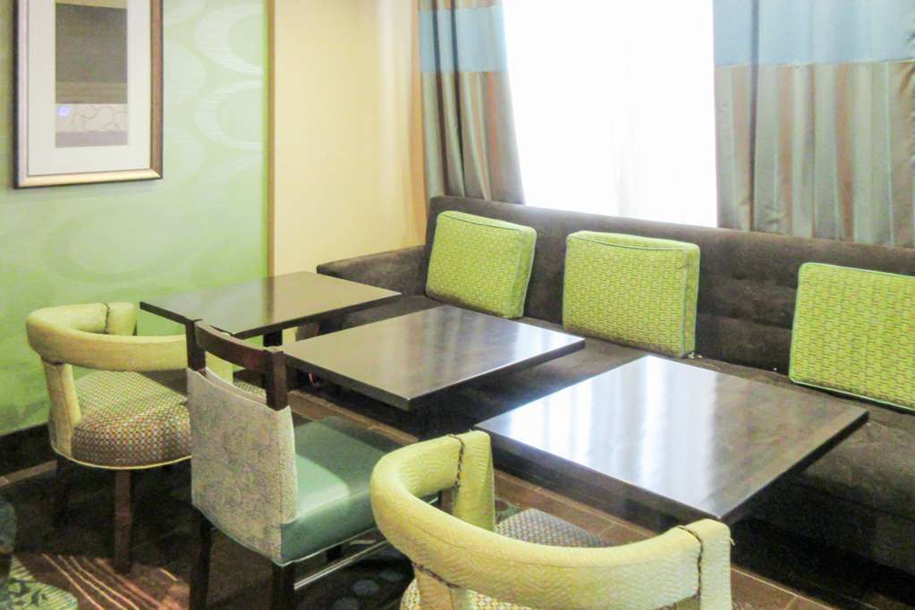 Quality Inn & Suites Quincy - Downtown Интериор снимка