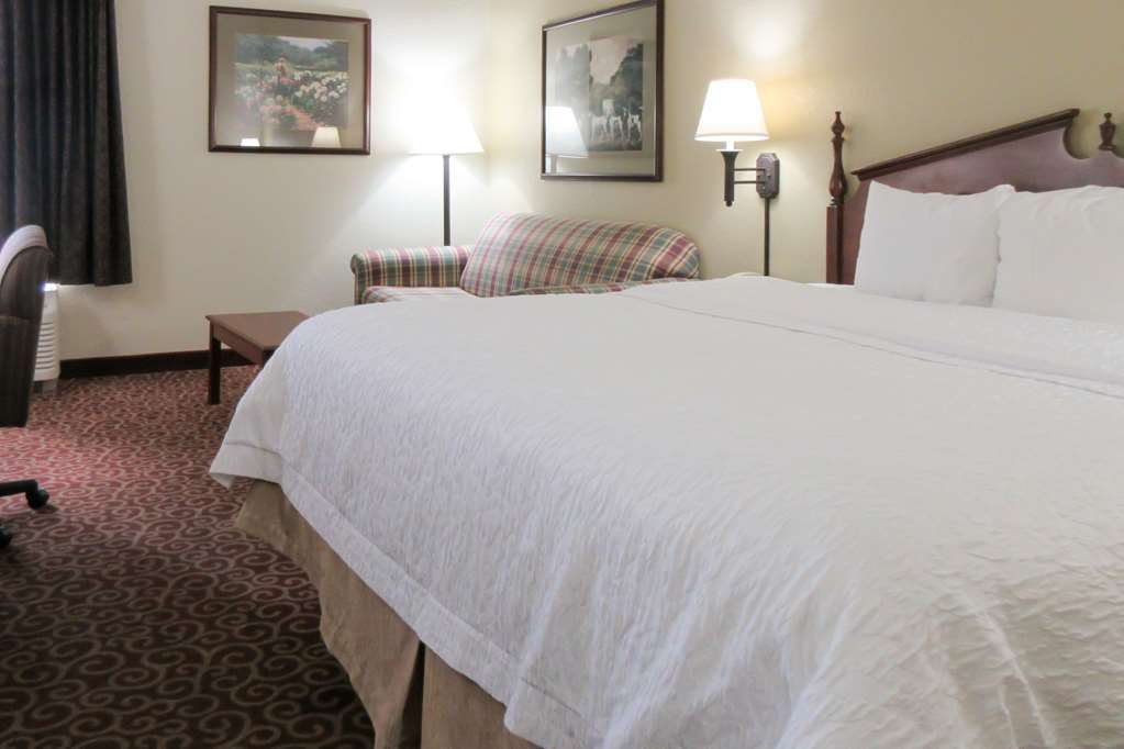 Quality Inn & Suites Quincy - Downtown Стая снимка