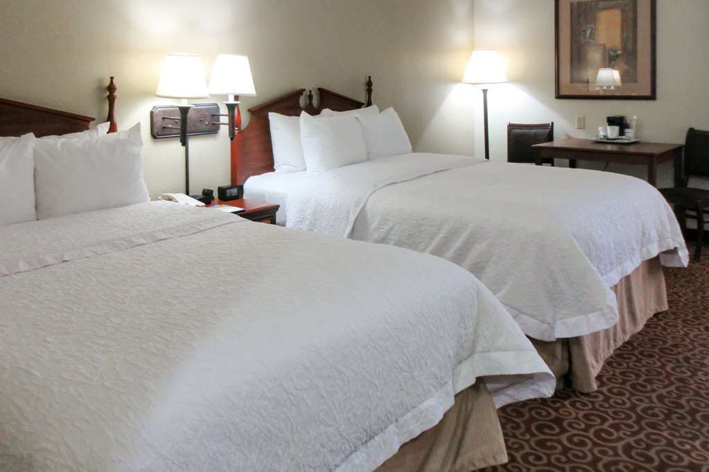 Quality Inn & Suites Quincy - Downtown Стая снимка