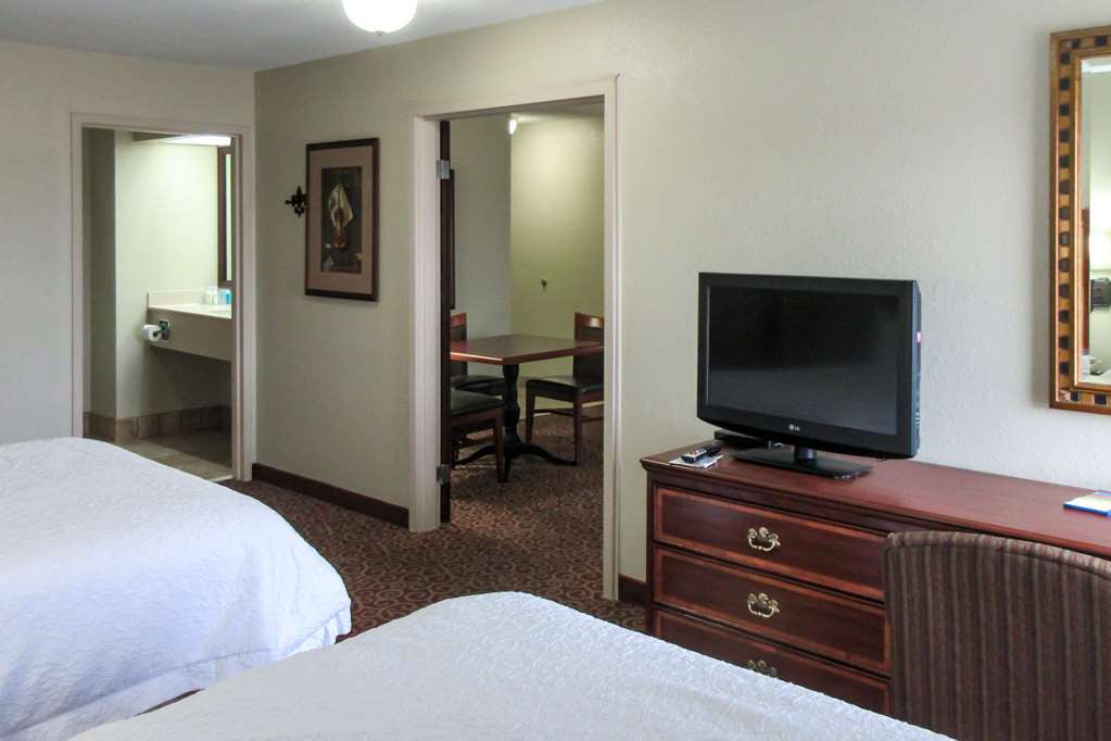 Quality Inn & Suites Quincy - Downtown Стая снимка